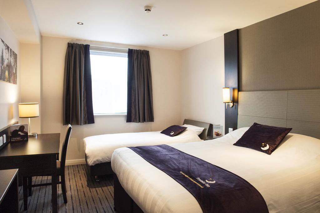 Premier Inn London Lewisham חדר תמונה